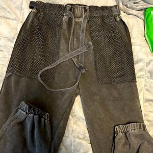 Gilded Intent women’s black cuffed joggers/sweatpants with belt loop size xs